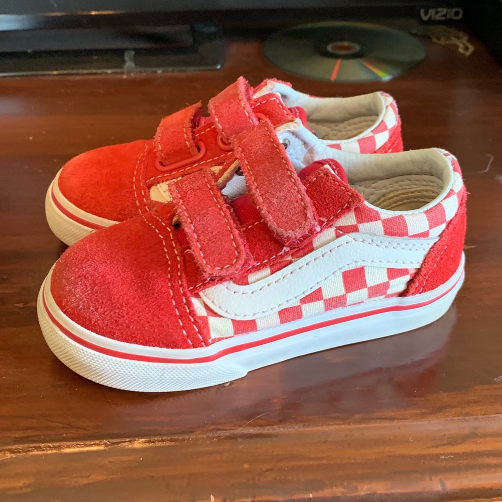 Size 6c checkered vans